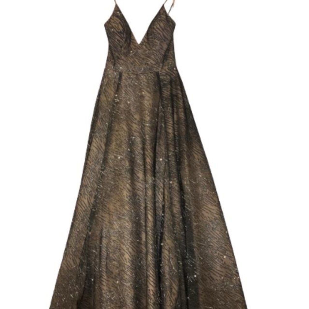 Gorgeous gown brand new!